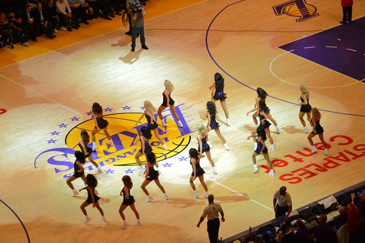 这不禁让人 这不禁让人